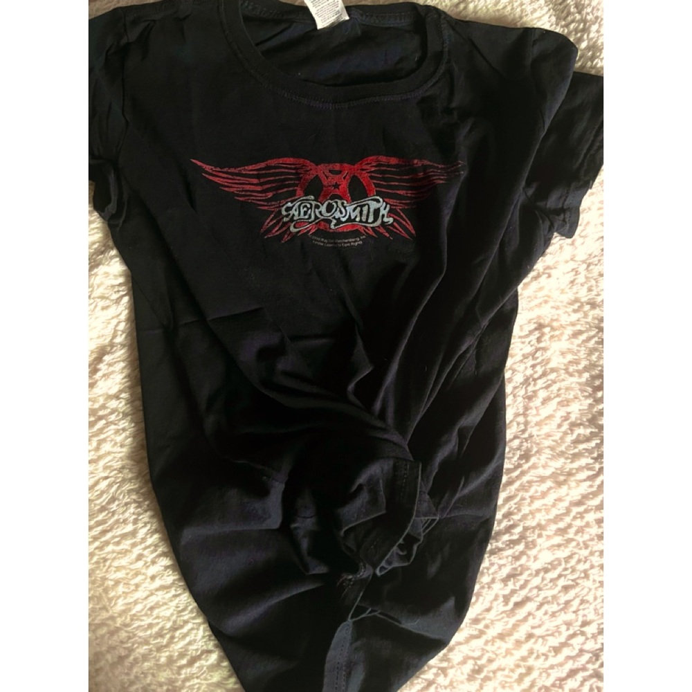 Women’s Aerosmith tee with capped short sleeves